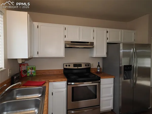 $369,900 | 7557 Stampede Drive, Colorado Springs, CO 80920