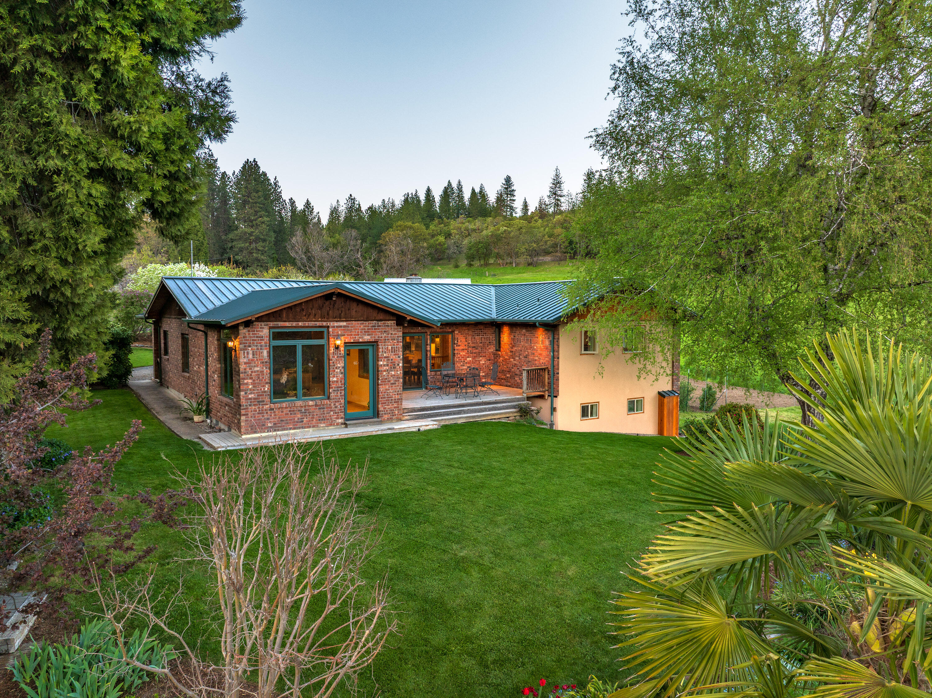 12310 Ramsey Road Gold Hill, OR 97525 - Photo 49 of 73 057