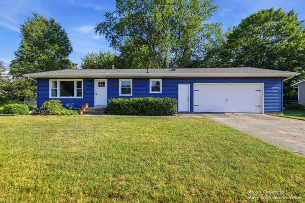 $329,900 | 2048 Tulip Lane, Jenison, MI 49428