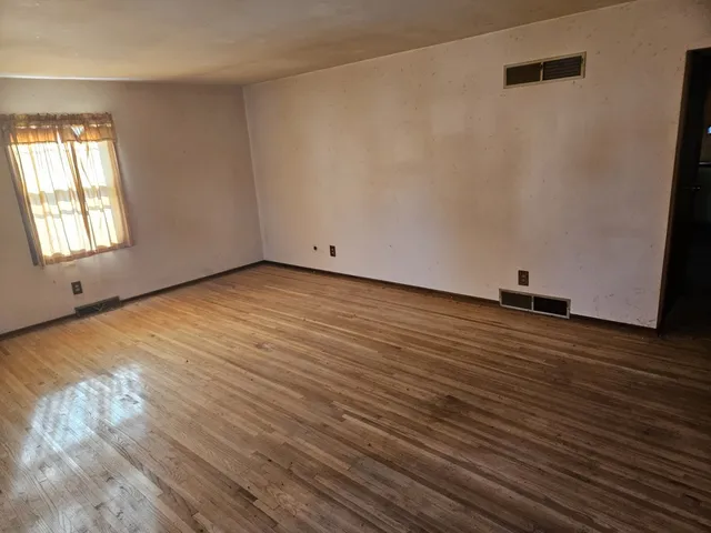 $149,900 | 10-n866 Hawthorne Street, Elgin, IL 60123