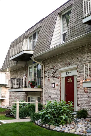 $1,895 | 3610 Lakeshore Drive, Unit C12, St. Joseph, MI 49085