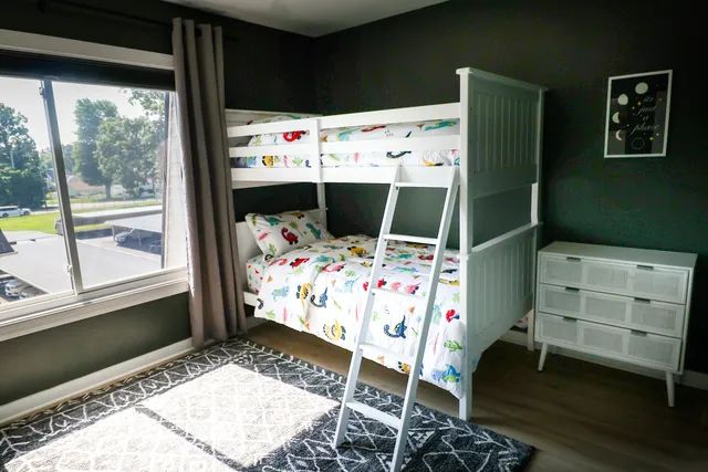 $1,895 | 3610 Lakeshore Drive, Unit C12, St. Joseph, MI 49085