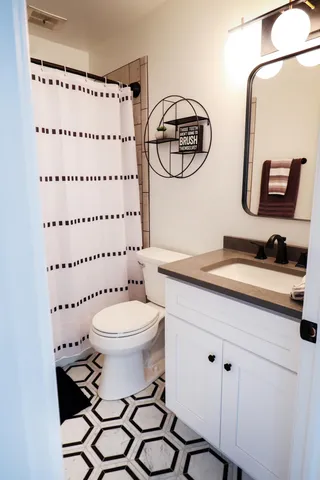 $1,895 | 3610 Lakeshore Drive, Unit C12, St. Joseph, MI 49085