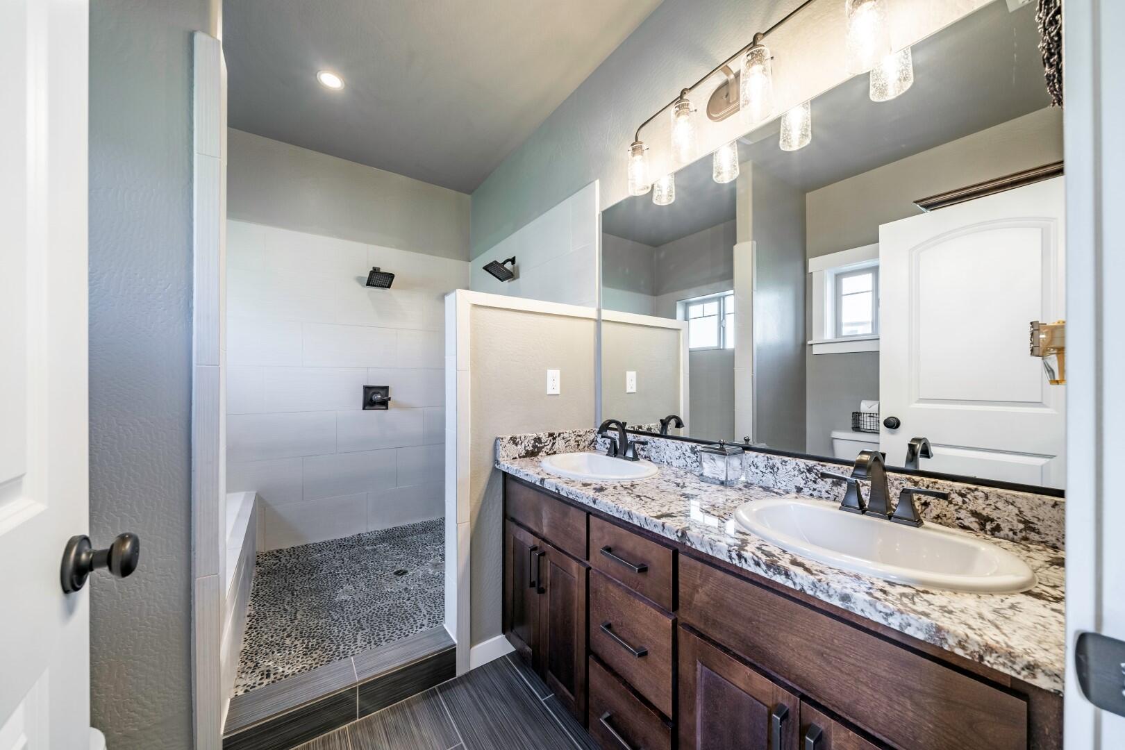 4221 Falcon Ridge Terrace Medford, OR 97504 - Photo 20 of 39 DSC02869-HDR (Large)