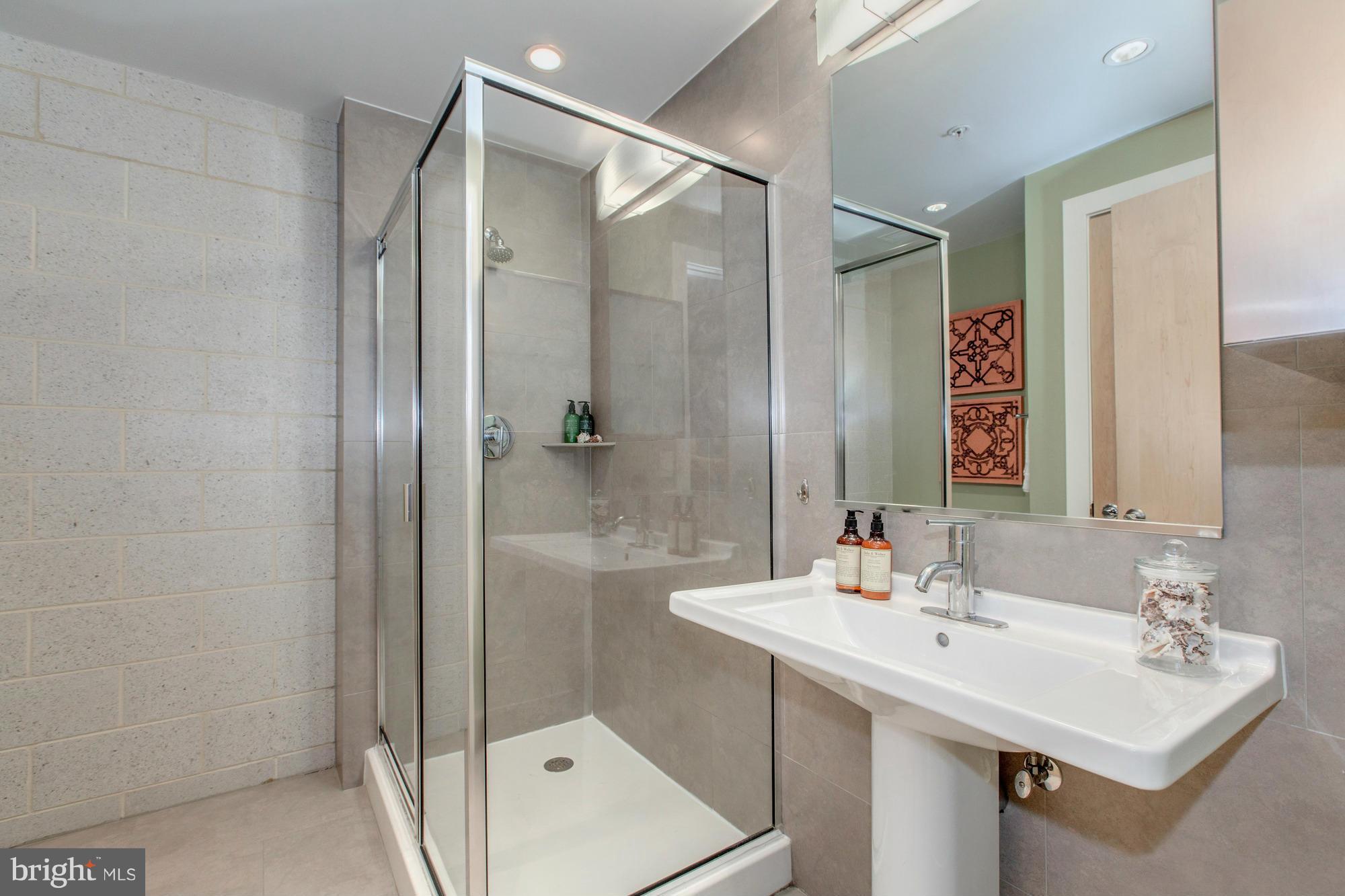 1133 14th Street Northwest, Unit 802 Washington, DC 20005 - Photo 9 of 16 Bathroom