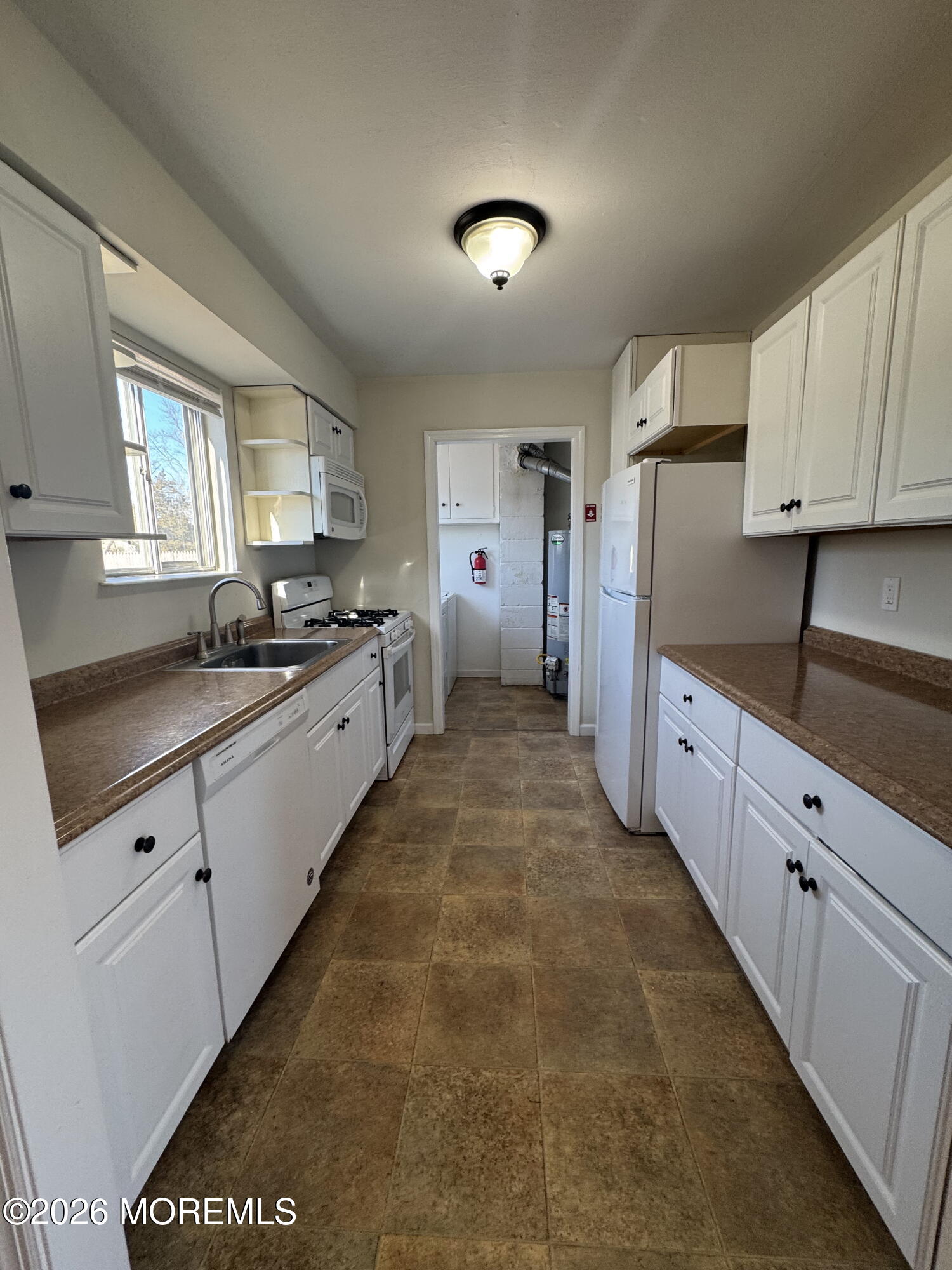 8 View Drive Brick, NJ 08723 - Photo 4 of 15 IMG_2045