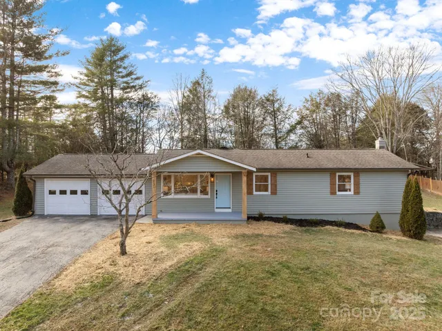 $449,000 | 23 Coronet Lane, Hendersonville, NC 28792