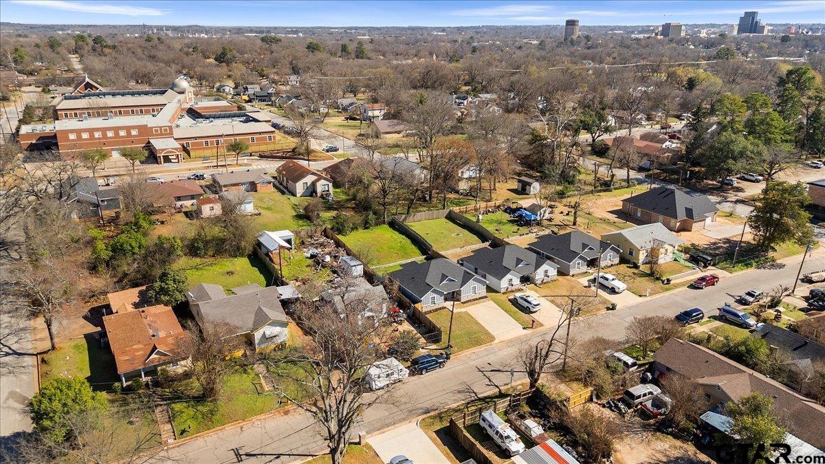 1607 North Ross Avenue Tyler, TX 75702 - Photo 33 of 39 an aerial view of residential houses with outdoor space
