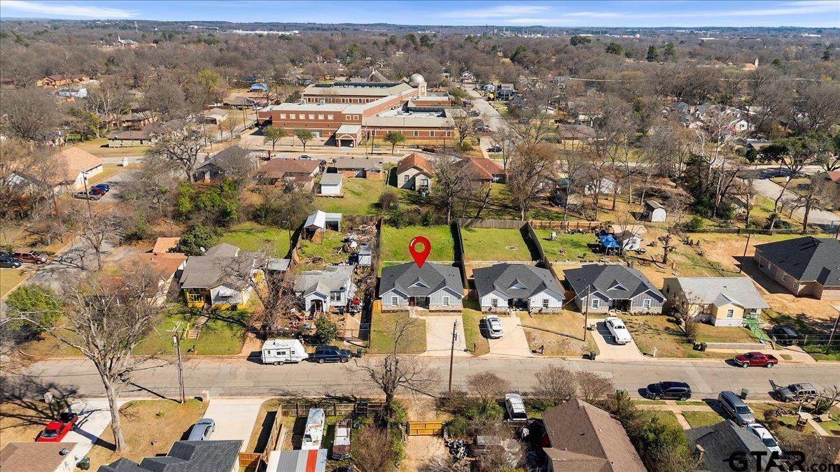 1607 North Ross Avenue Tyler, TX 75702 - Photo 34 of 39 an aerial view of multiple house