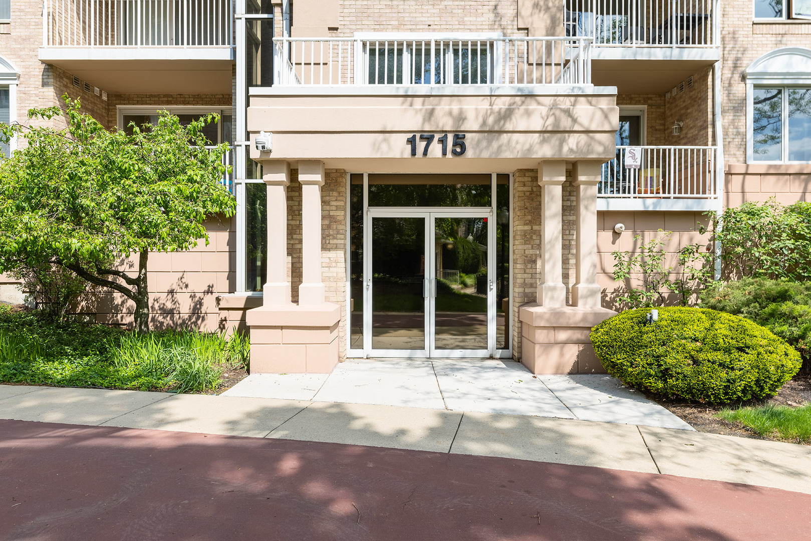 1715 Pavilion Way, Unit 307 Park Ridge, IL 60068 - Photo 3 of 35