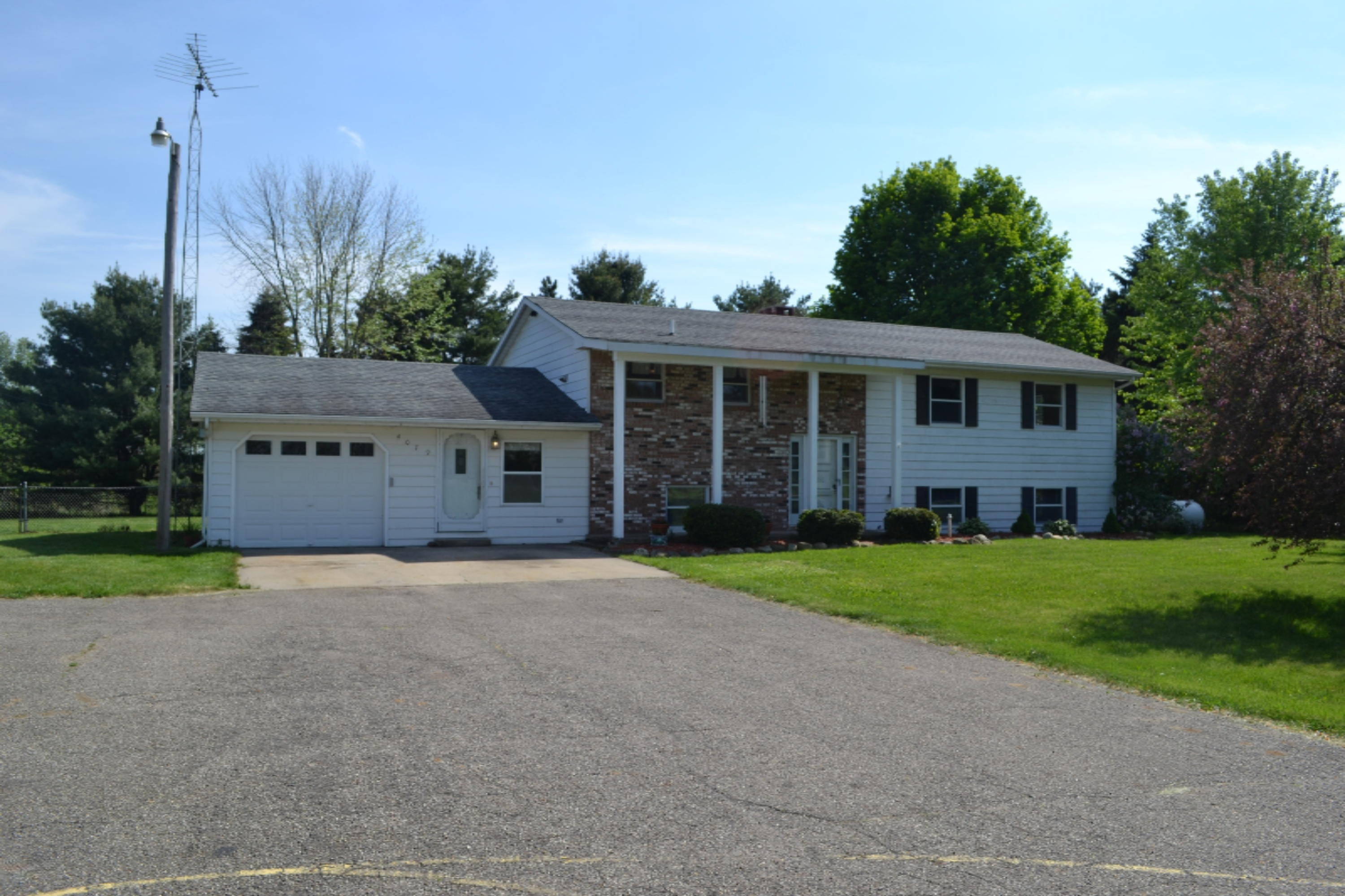 4079 West Hickory Road Hickory Corners, MI 49060 - Photo 1 of 41 051