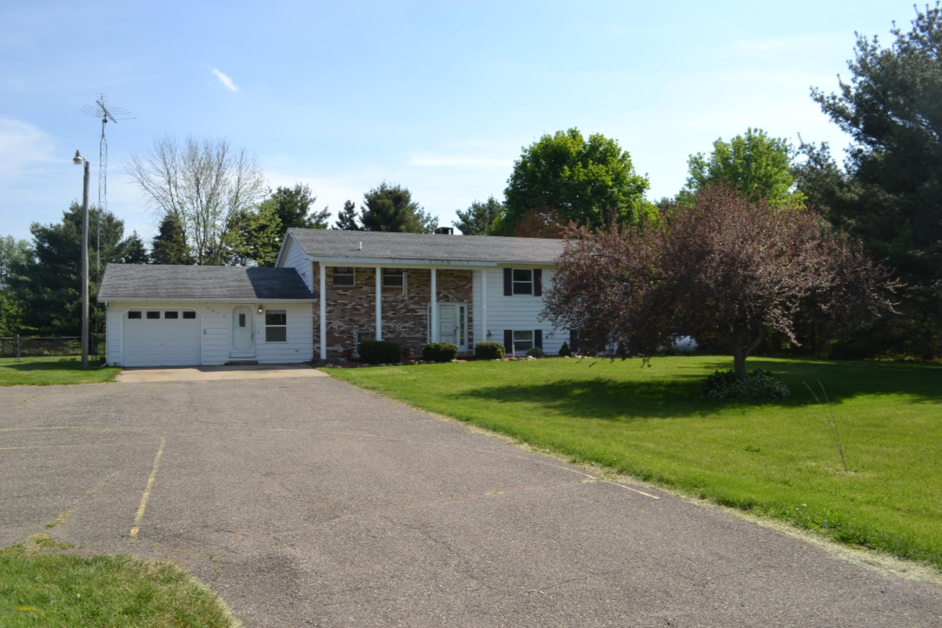 4079 West Hickory Road Hickory Corners, MI 49060 - Photo 38 of 41 054