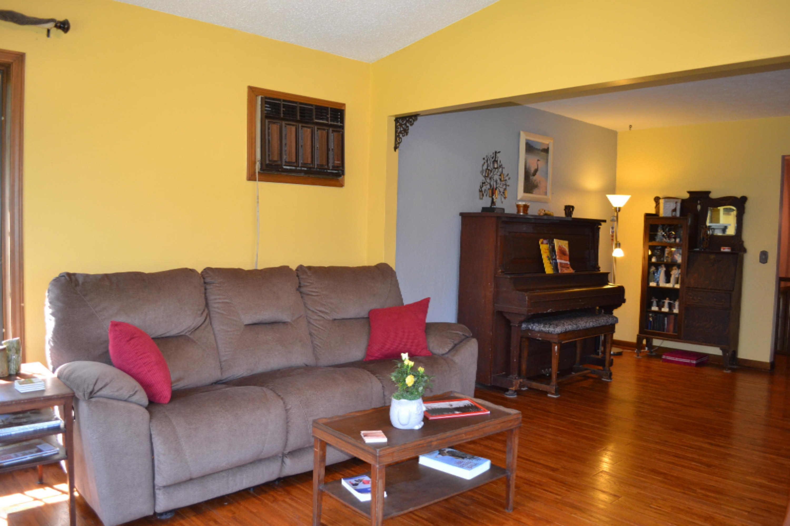 4079 West Hickory Road Hickory Corners, MI 49060 - Photo 4 of 41 038