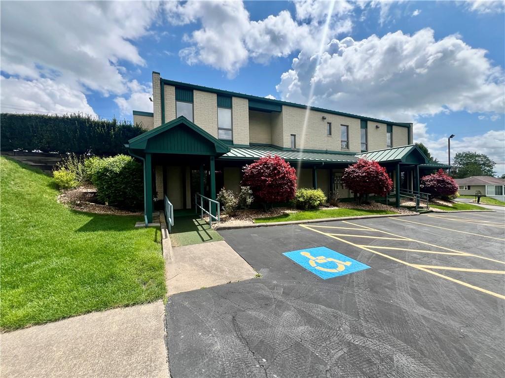 3121 Wilmington Road, Unit 3 New Castle, PA 16105 - Photo 2 of 21 a front view of building with yard