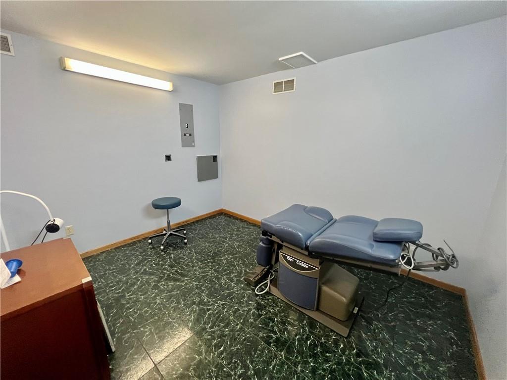 3121 Wilmington Road, Unit 3 New Castle, PA 16105 - Photo 10 of 21 a bathroom with a sink and a mirror