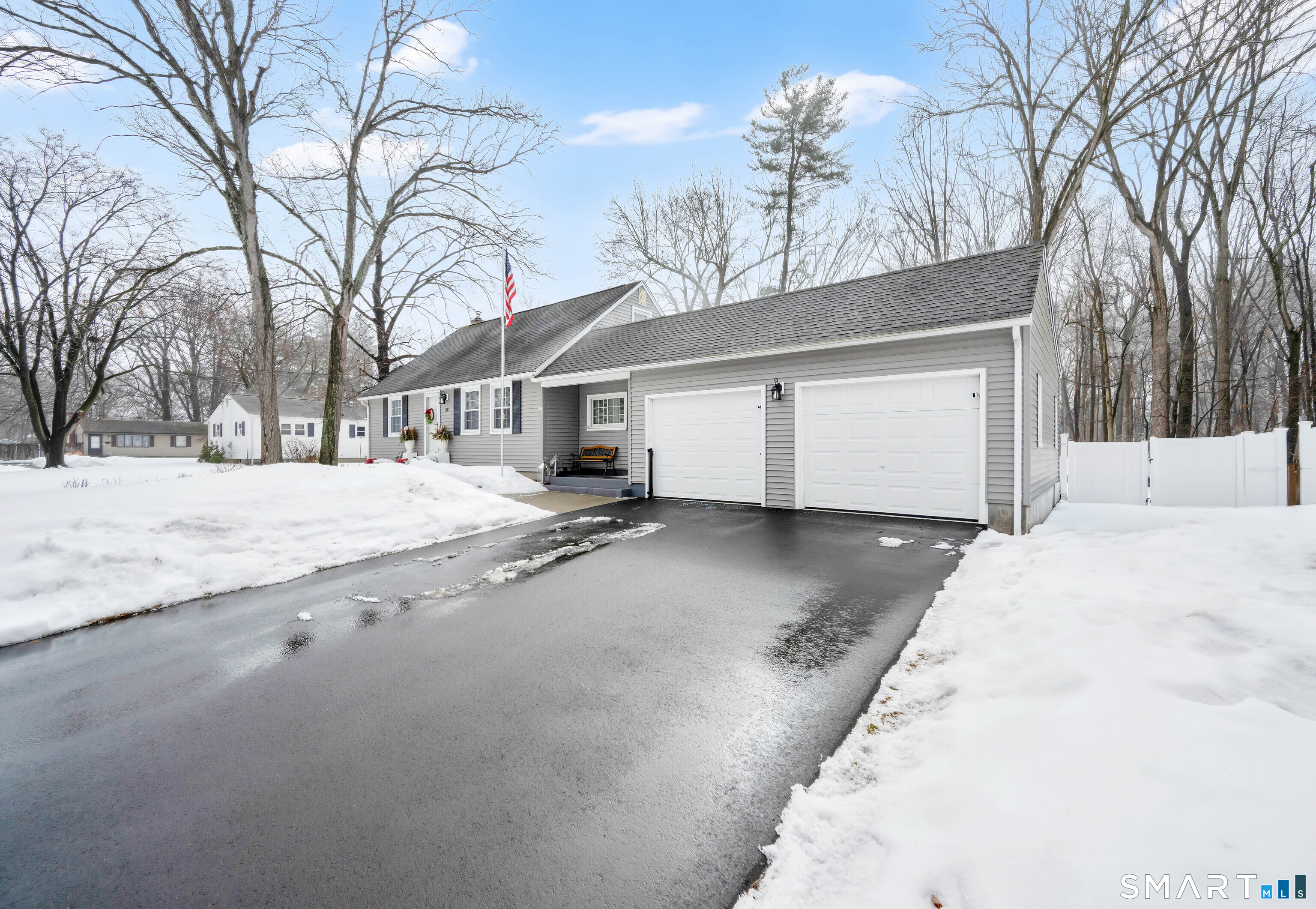 38 Vernon Road Enfield, CT 06082 - Photo 4 of 45