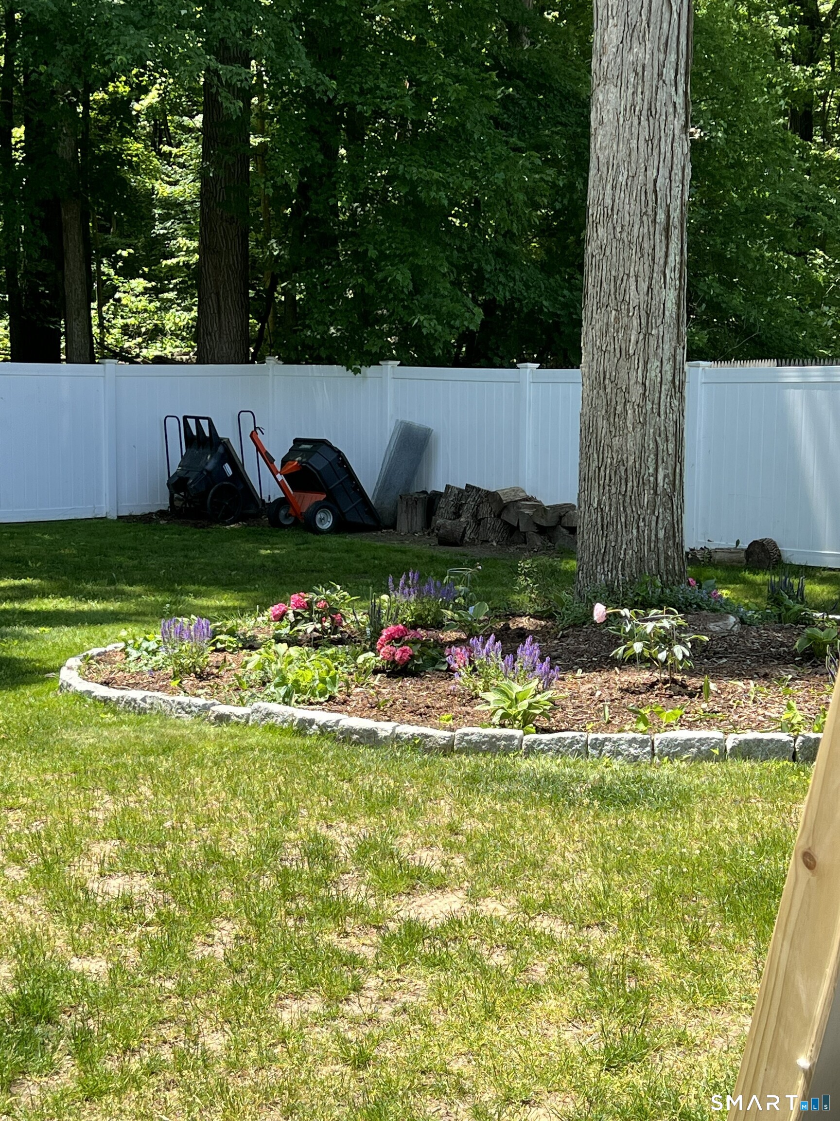 38 Vernon Road Enfield, CT 06082 - Photo 8 of 45