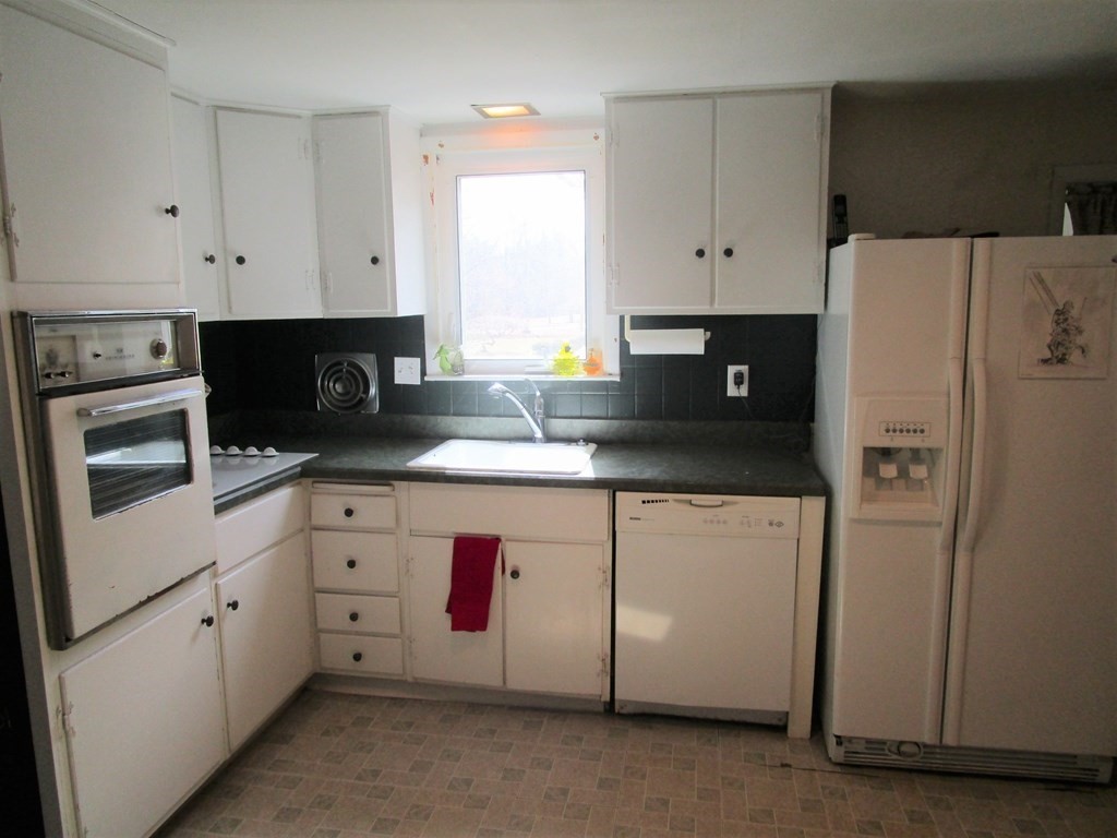 209 Spring Street Hanover, MA 02339 - Photo 8 of 25 Gallery Image 8