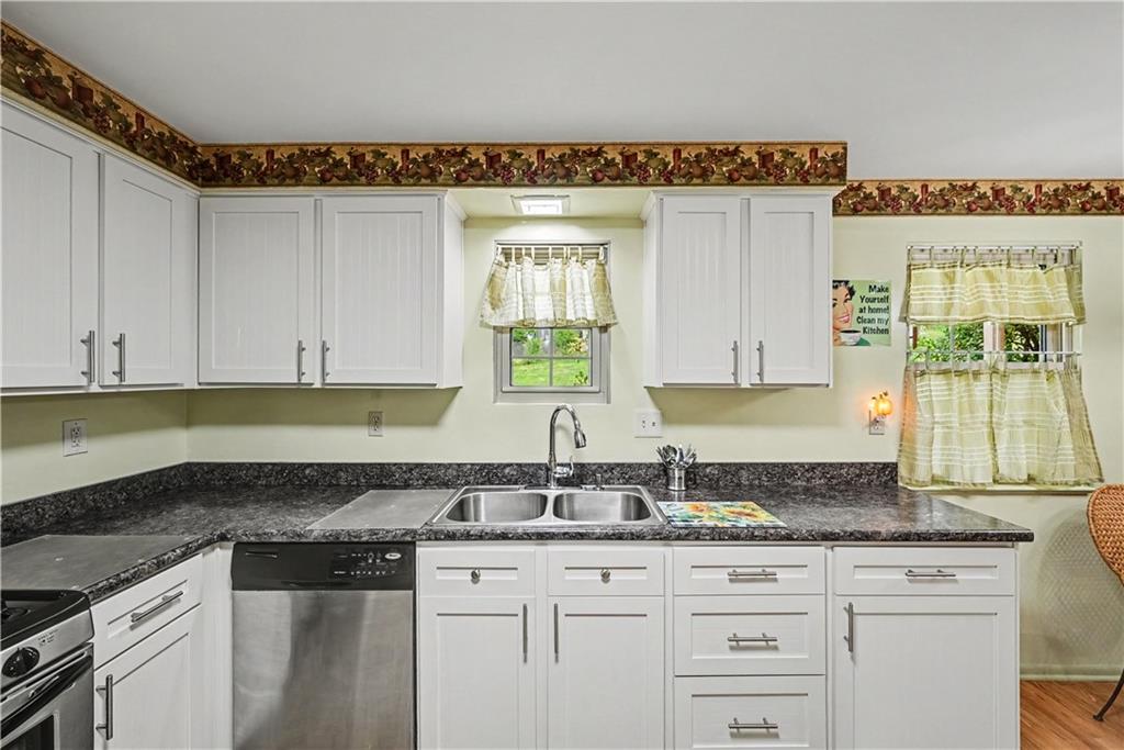 139 North Jamestown Road Coraopolis, PA 15108 - Photo 17 of 35 Gallery Image 17