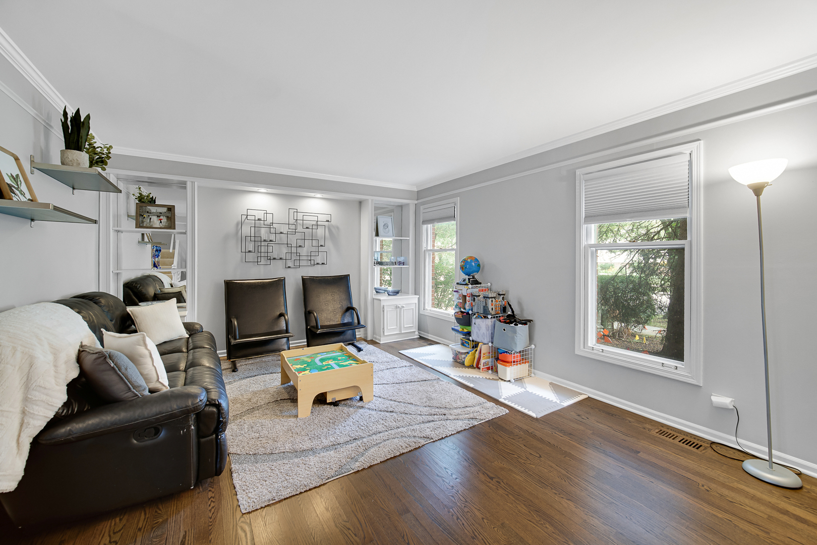 9054 Forestview Road Evanston, IL 60203 - Photo 3 of 40 Gallery Image 3