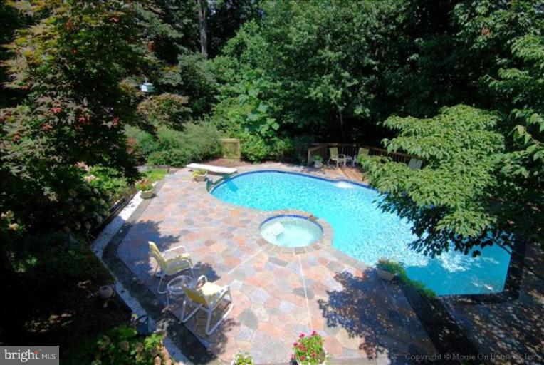 11251 Center Harbor Road Reston, VA 20194 - Photo 24 of 30 Exterior #2