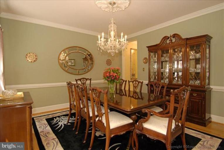 11251 Center Harbor Road Reston, VA 20194 - Photo 8 of 30 Dining Room