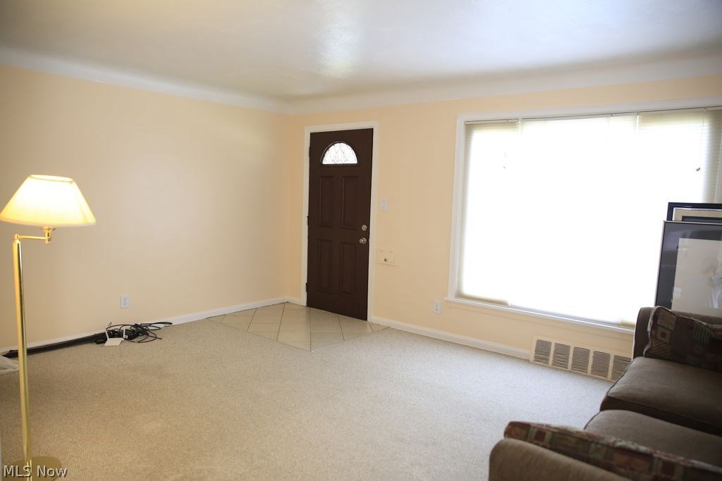 4198 Lambert Road Cleveland, OH 44121 - Photo 3 of 22