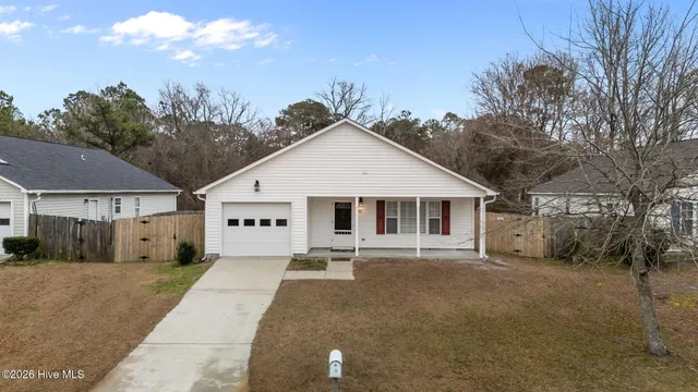 $235,000 | 207 Attmore Drive, New Bern, NC 28560