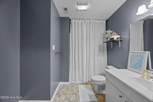 $235,000 | 207 Attmore Drive, New Bern, NC 28560