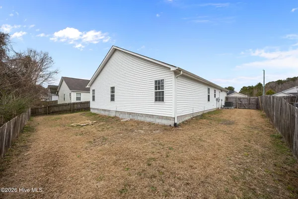 $235,000 | 207 Attmore Drive, New Bern, NC 28560