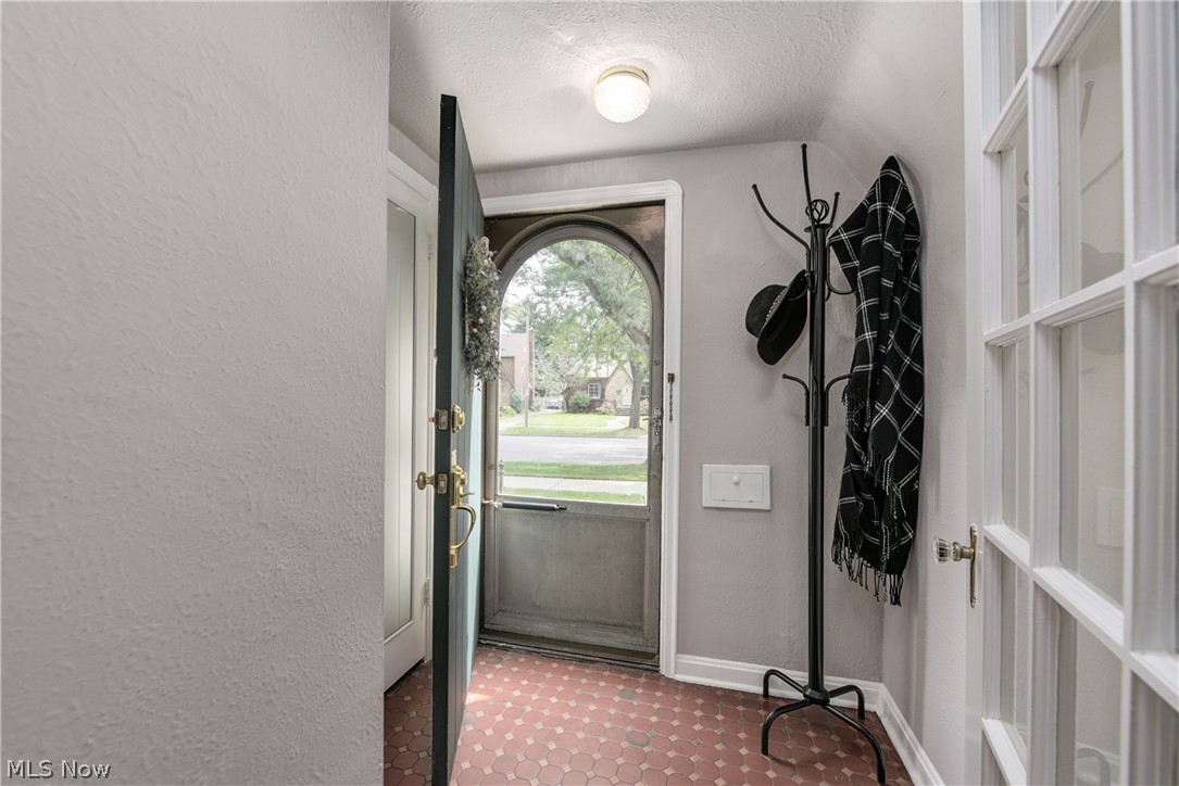 3728 Warren Road Cleveland, OH 44111 - Photo 3 of 31 Gallery Image 3