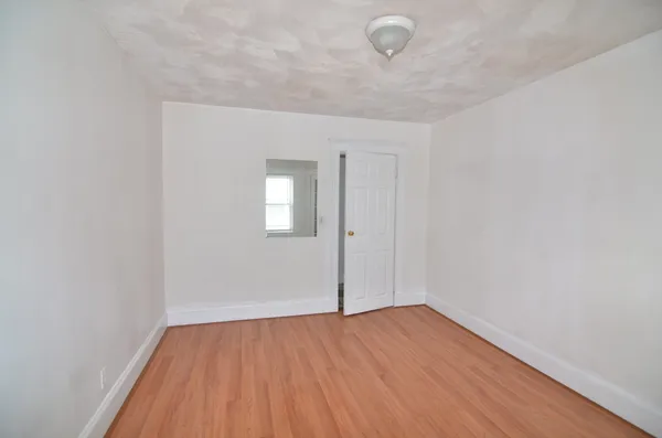 $2,300 | 116 Phillips Street, Unit 2R, Quincy, MA 02170