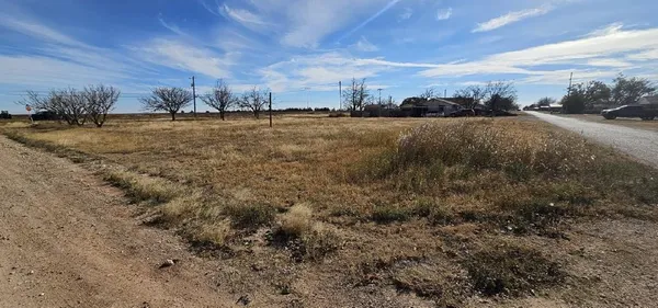 $8,000 | 1305 Ave P, Ralls, TX 79357