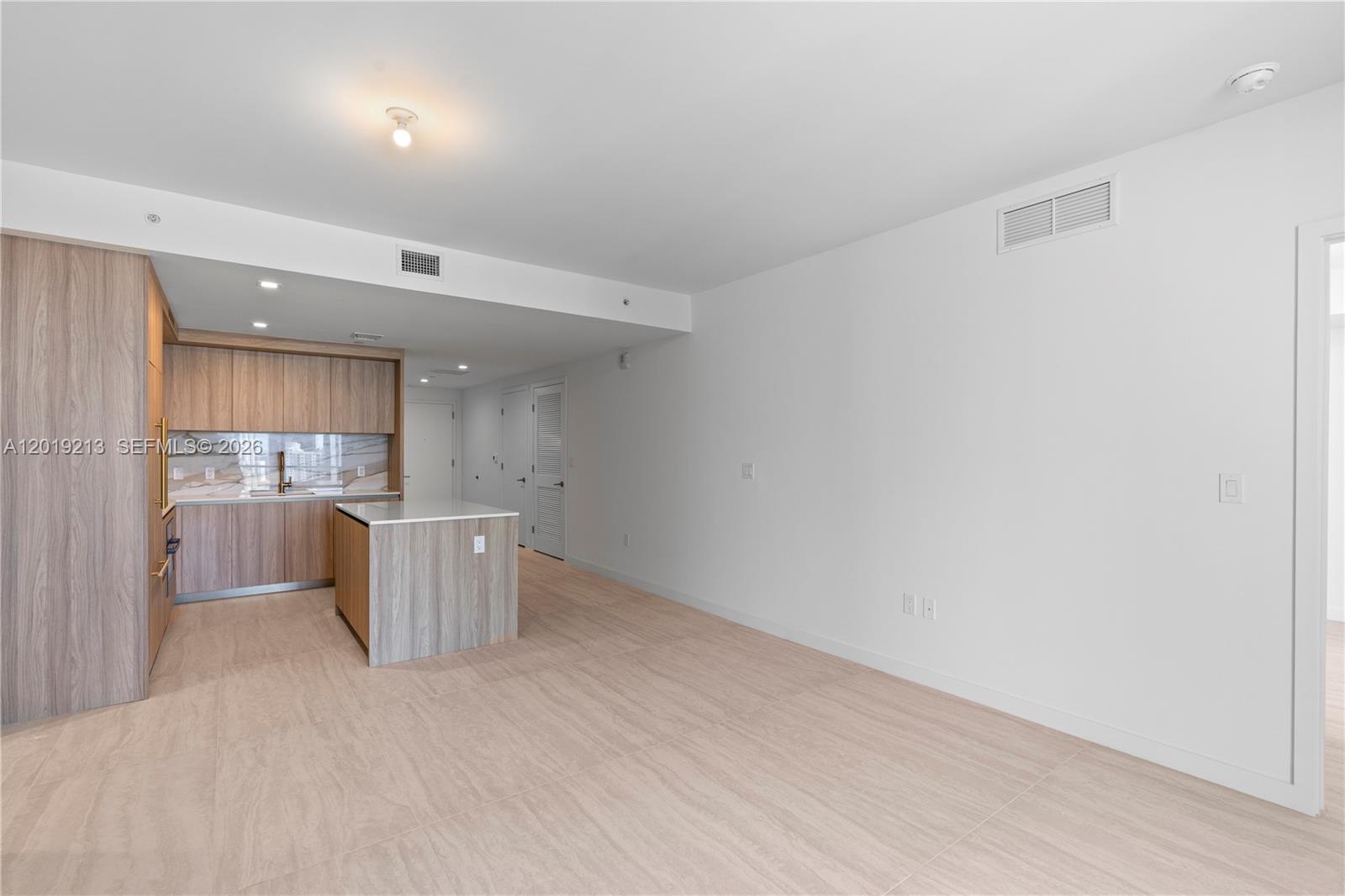 77 Southeast 5th, Unit 3702 Miami, FL 33131 - Photo 11 of 63