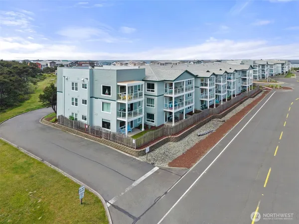 $369,900 | 1600 West Ocean Avenue, Unit 1219, Westport, WA 98595