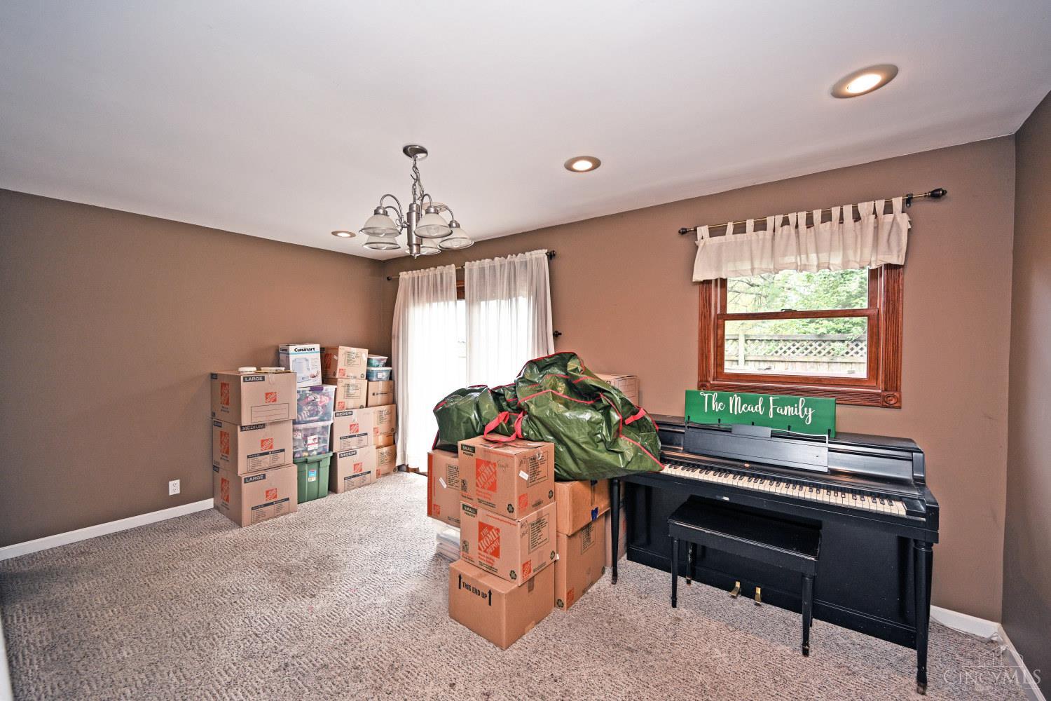 8265 Forest Road Cincinnati, OH 45255 - Photo 15 of 34