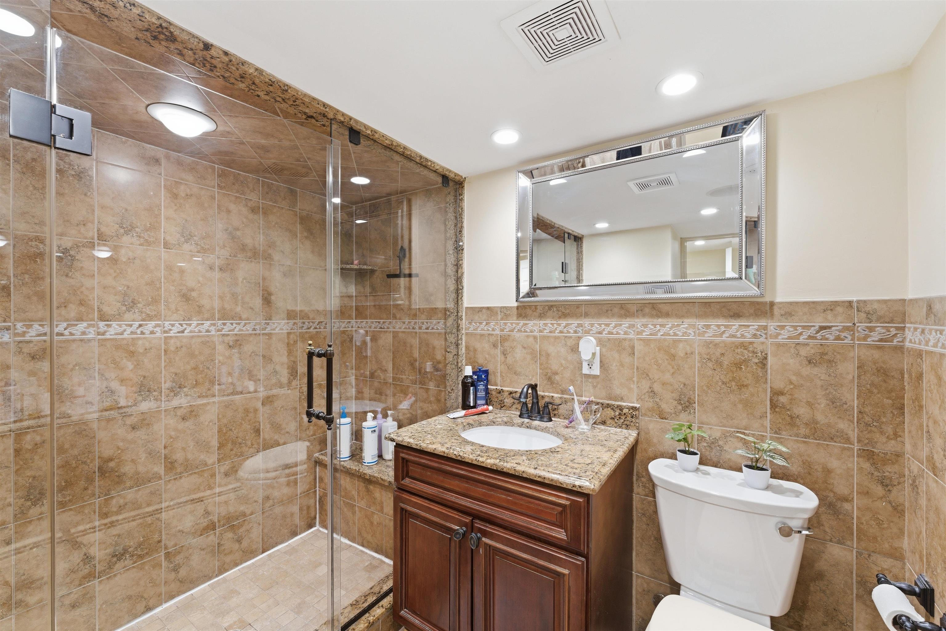 921 Paterson Plank Road North Bergen, NJ 07047 - Photo 14 of 50