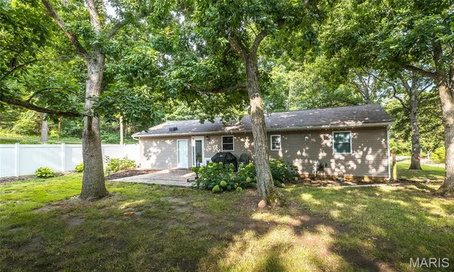 $200,000 | 11240 State Highway East, Rolla, MO 65401