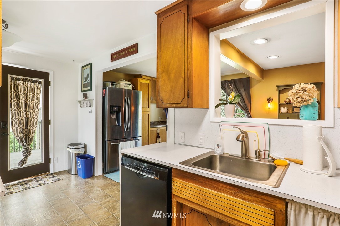17518 Southeast 135th Street Renton, WA 98059 - Photo 8 of 27 Gallery Image 8