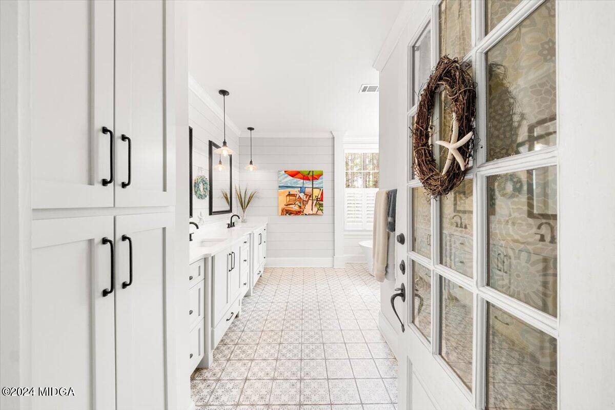 280 Joe Chambers Road Forsyth, GA 31029 - Photo 11 of 55 a view of an entryway with wooden floor