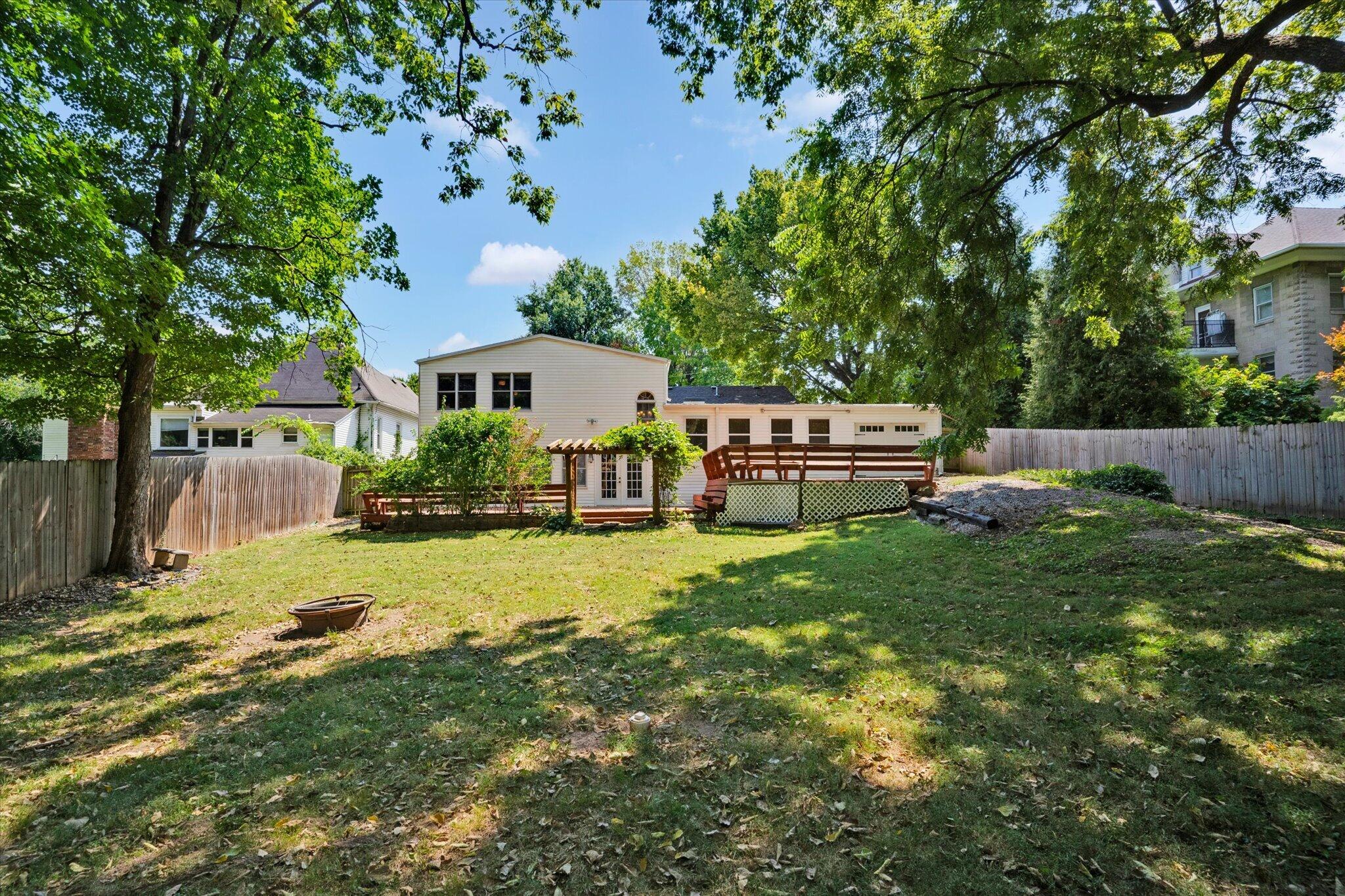 1345 East Walnut Street Springfield, MO 65802 - Photo 3 of 43 48-DSC05535