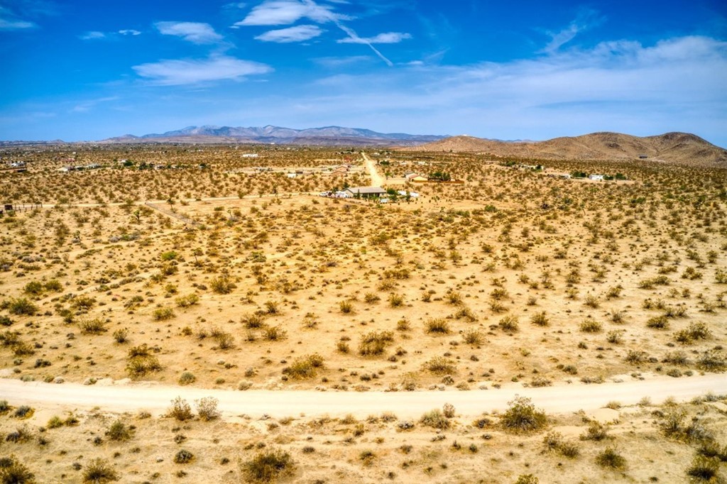 11 Sunny Vista Road Joshua Tree, CA 92252 - Photo 1 of 1 a view of an ocean