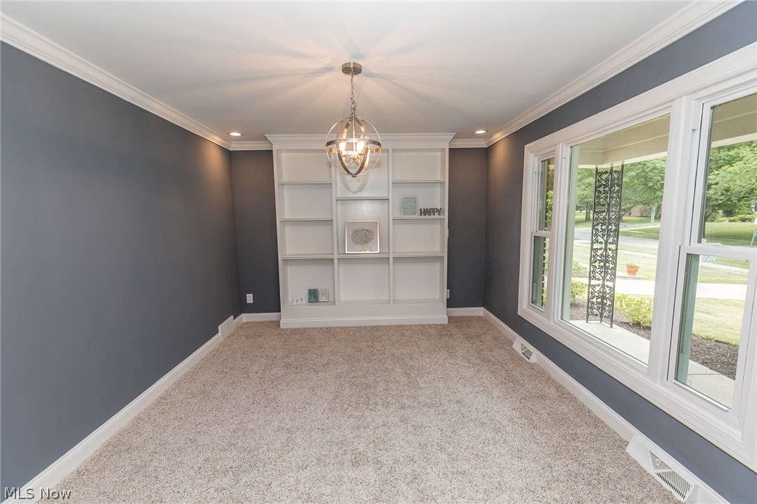 20525 West Byron Road Shaker Heights, OH 44122 - Photo 14 of 35 Gallery Image 14