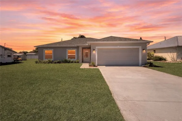 $389,900 | 418 Easy Street, Sebastian, FL 32958