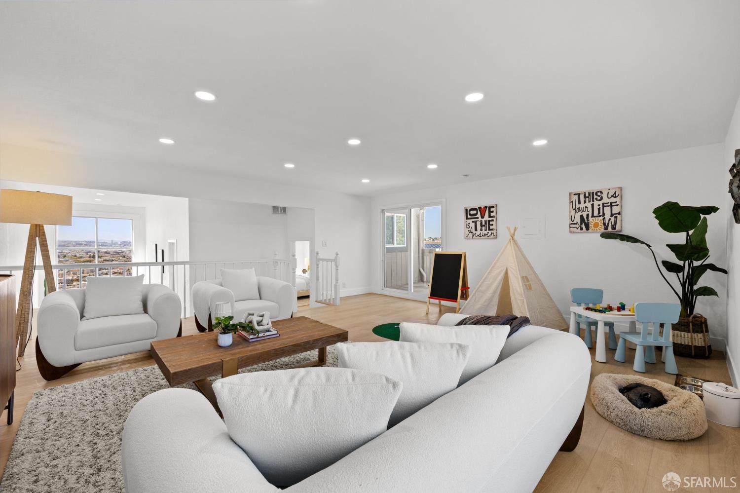 226 Rutledge Street San Francisco, CA 94110 - Photo 20 of 44 a living room with furniture and a table