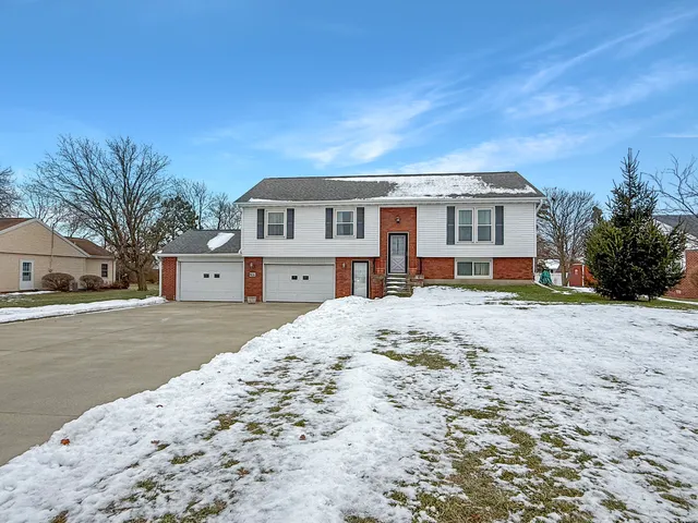 $285,000 | 621 West Champaign Avenue, Rantoul, IL 61866