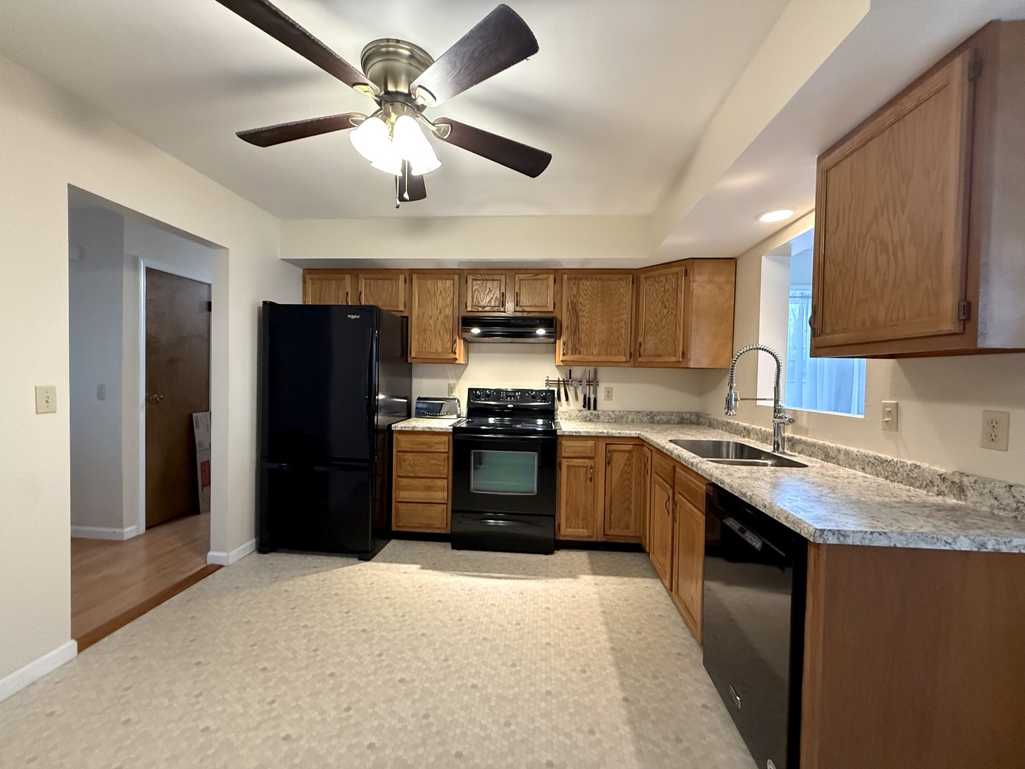 621 West Champaign Avenue Rantoul, IL 61866 - Photo 8 of 30