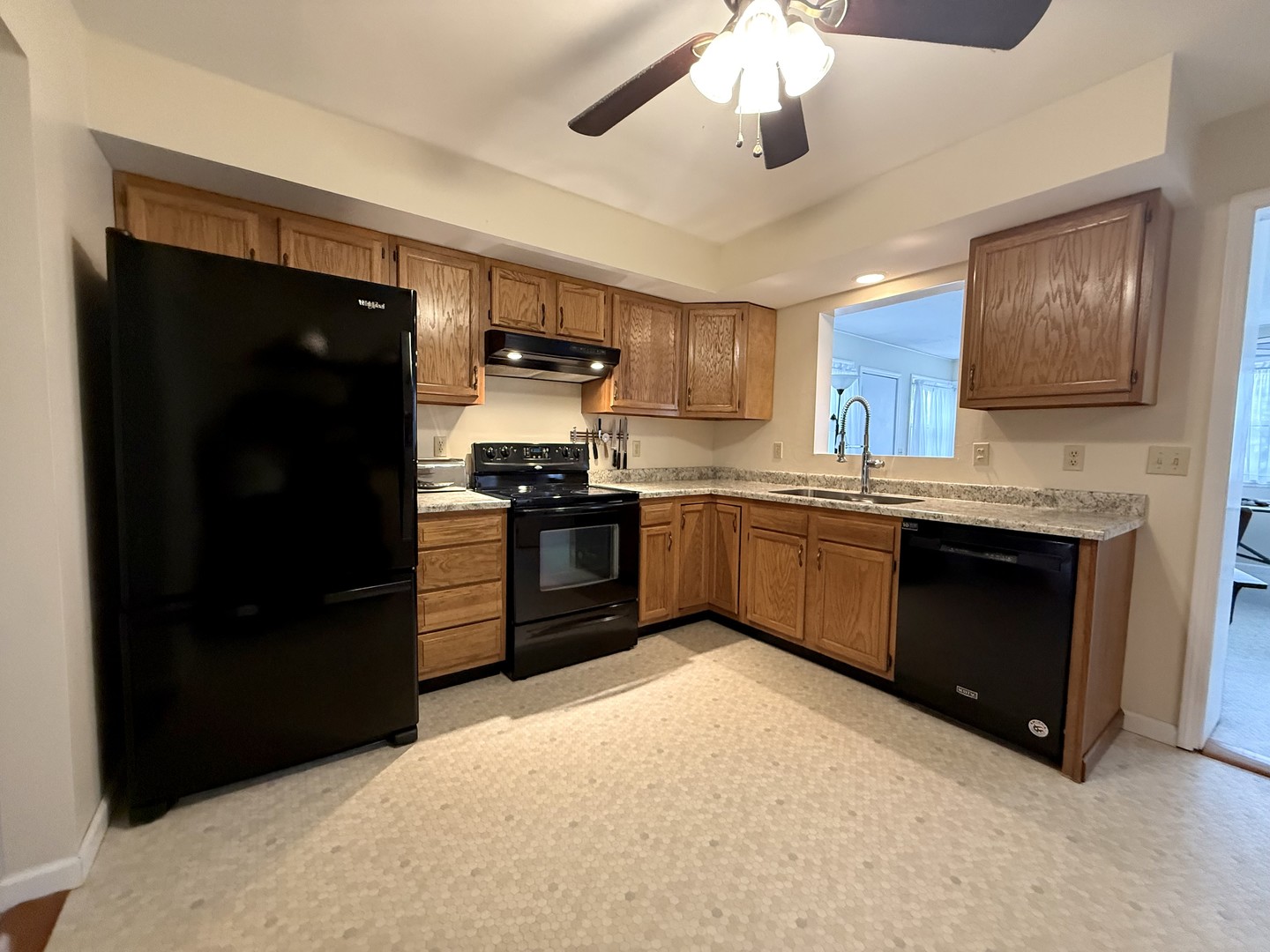 621 West Champaign Avenue Rantoul, IL 61866 - Photo 9 of 30