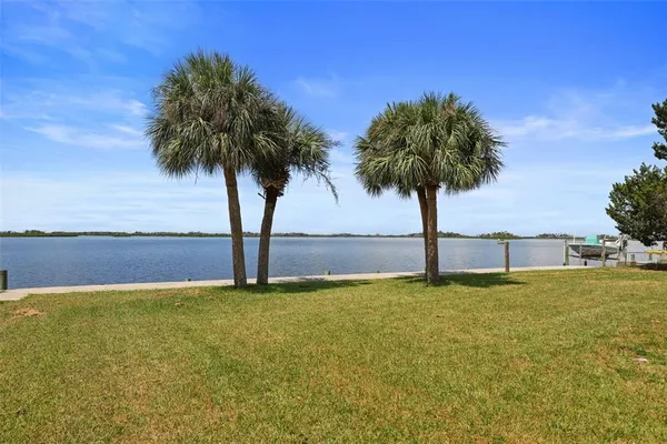 $799,900 | 11930 West Bayshore Drive, Crystal River, FL 34429
