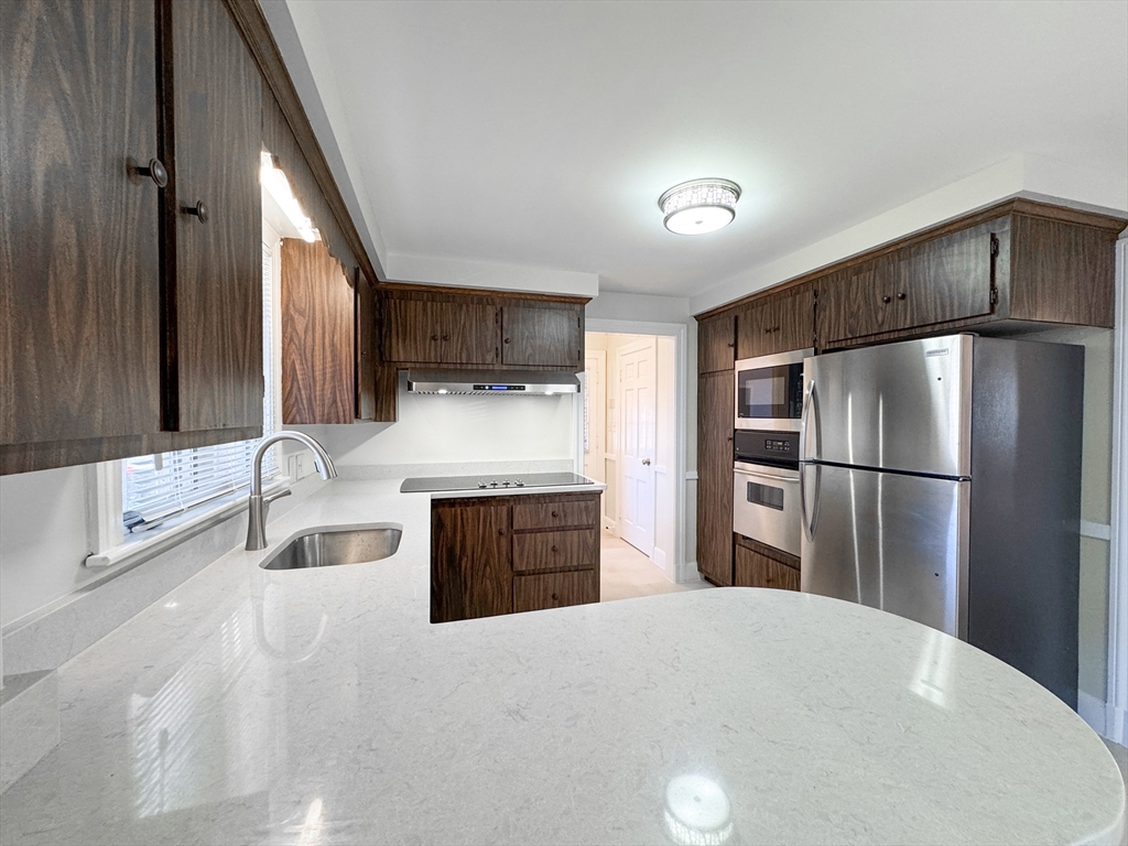 40 Walter Street, Unit 1 Lynn, MA 01902 - Photo 11 of 38